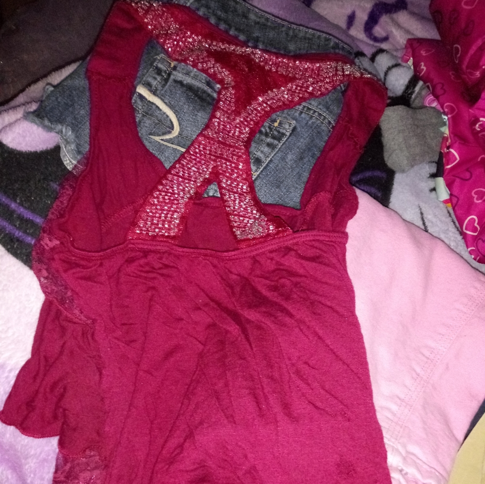 Vanity size small maroon decorative tank